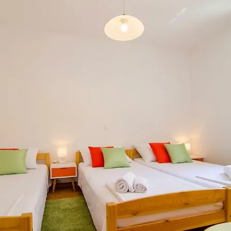 아파트 Apartman Sinisa *