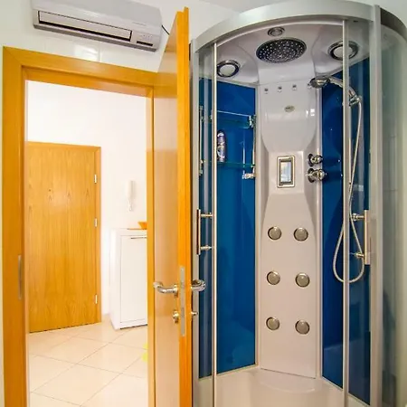 아파트 Apartman Sinisa